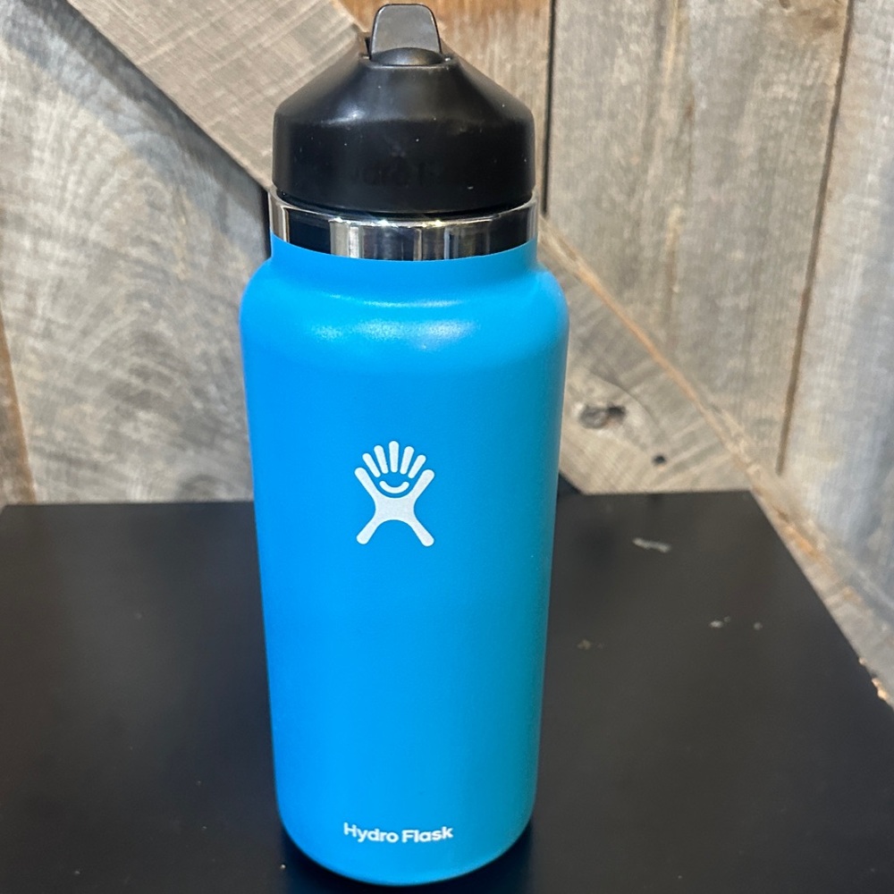 Hydro 32oz Flask Bright Blue Insulated with Black Sport Lid